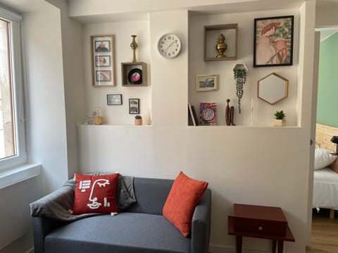 Living room, Decorative detail