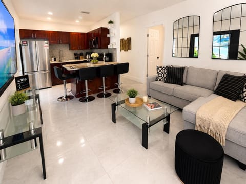TV and multimedia, Living room, Dining area
