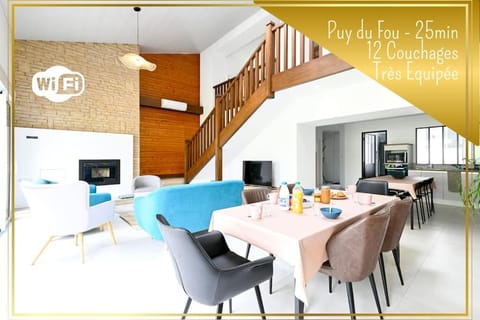 TV and multimedia, Kitchen or kitchenette, Living room, Dining area, fireplace