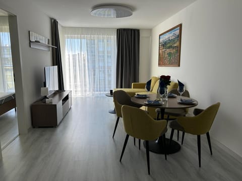 TV and multimedia, Living room, Dining area
