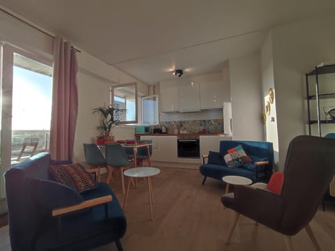 Spacious, Comfortable, Serene Apartment in Saint-Denis, France
