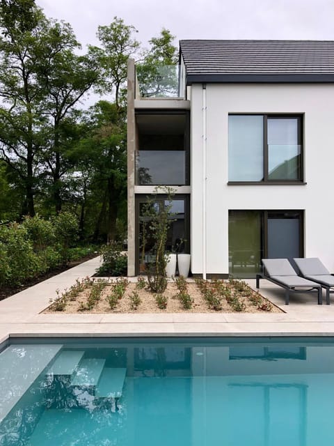 Garden, Balcony/Terrace, Swimming pool