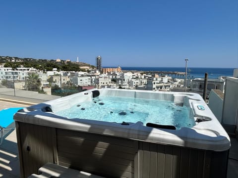 Hot Tub, Sea view