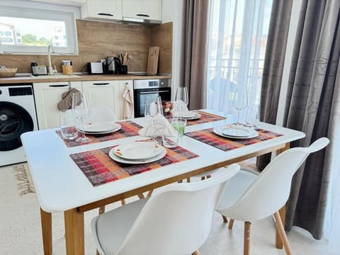 Kitchen or kitchenette, Living room, Dining area