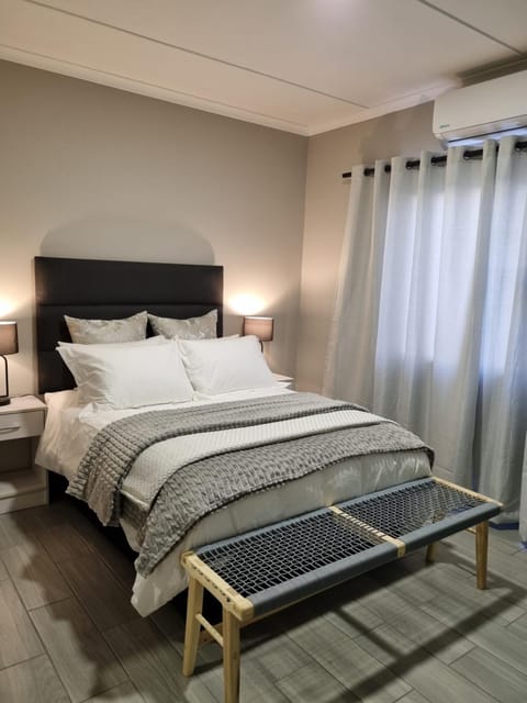 Bedroom, towels, air conditioner