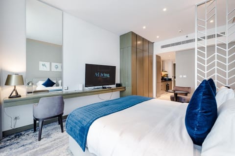 Bed, TV and multimedia, Bedroom