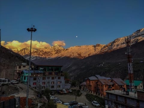 Nearby landmark, Neighbourhood, Natural landscape, Mountain view, Parking