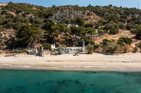 Day, Natural landscape, Beach, Mountain view, Sea view