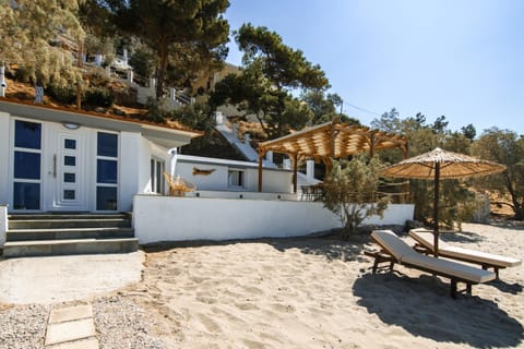 Property building, Patio, sunbed