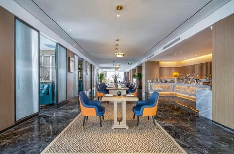 Mehood Lestie, Tianjin Meijiang Convention and Exhibition Center Flagship Store Hotel in Tianjin