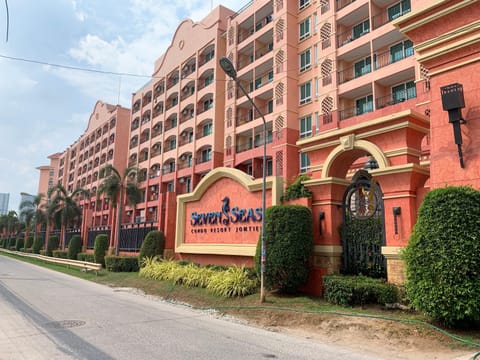 Property building, Day, Street view