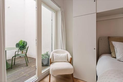 1-BR Centre Antwerp Haven with Patio Apartment in Antwerp