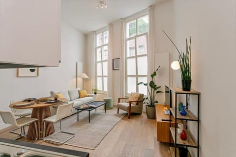 1-BR Centre Antwerp Haven with Patio Apartment in Antwerp