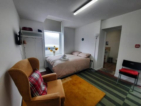 Chic Studio Near Cardiff Hub Apartment in Cardiff