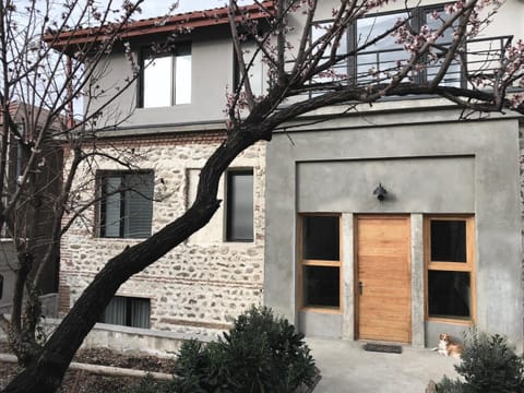 Facade/entrance