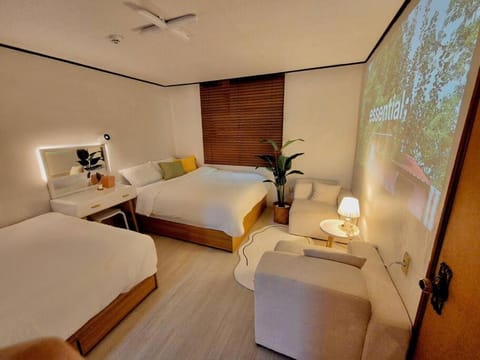 Bed, TV and multimedia, Bedroom, hair dryier