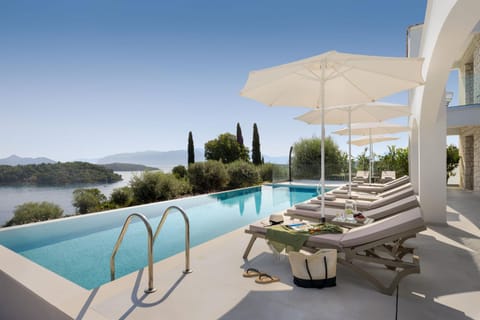 Day, Swimming pool