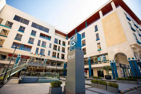 Property building, Location