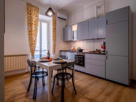 Kitchen or kitchenette, Dining area, dishwasher, oven, stove