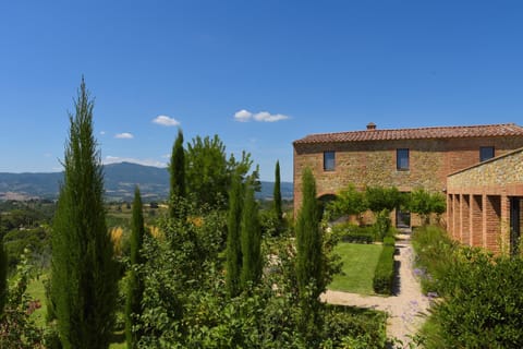 Property building, Day, Natural landscape, Garden, Garden view, Mountain view