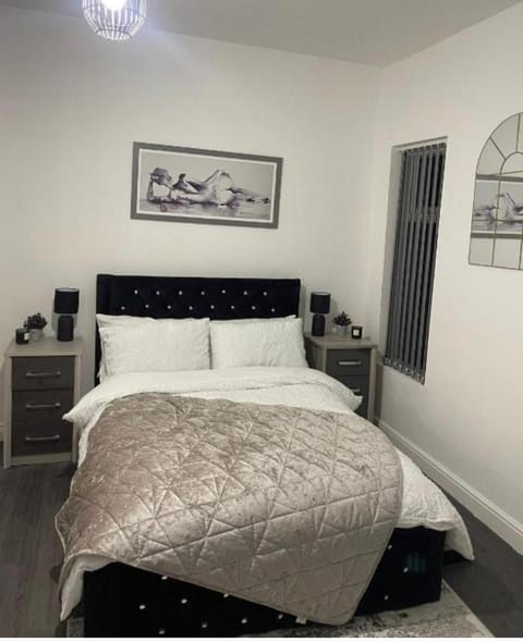 Media Stopzzz Apartment in Salford