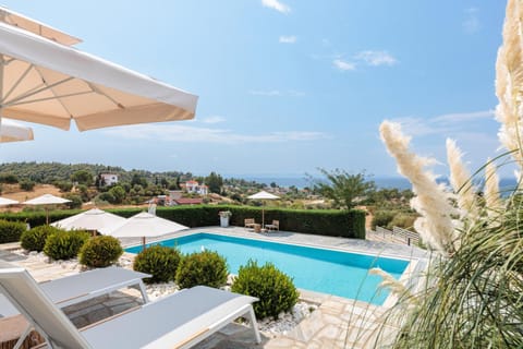 Pool view, Sea view, Swimming pool, Swimming pool, sunbed