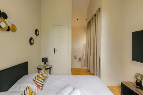 Joli duplex avec jardin, 2 personnes, Écully Apartment in Lyon