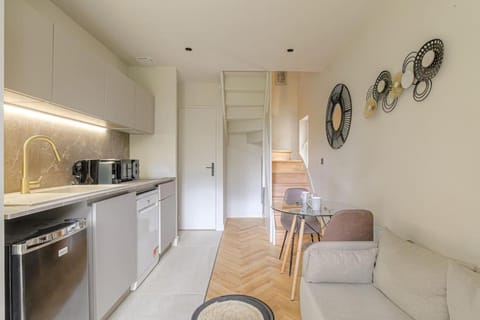 Joli duplex avec jardin, 2 personnes, Écully Apartment in Lyon