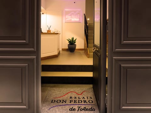 Nearby landmark, Property logo or sign, Lobby or reception, internet, internet