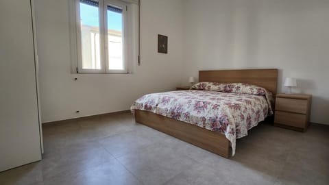 Bed, Photo of the whole room, Bedroom, Communal kitchen