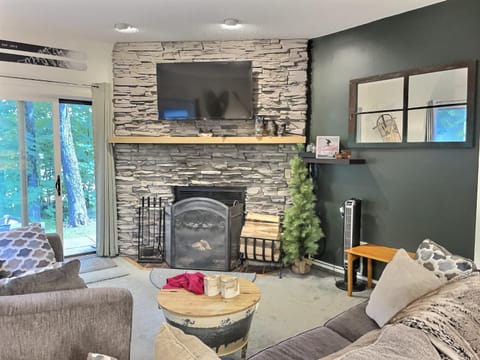 Living room, fireplace