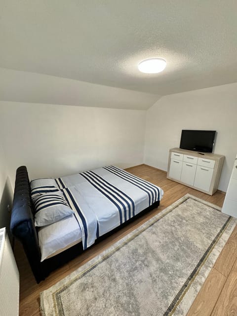 Room Ejna 3 Bed and Breakfast in Sarajevo