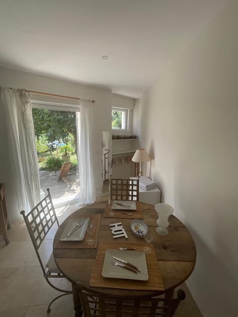 Studio lumineux Apartment in Villeneuve-lès-Avignon