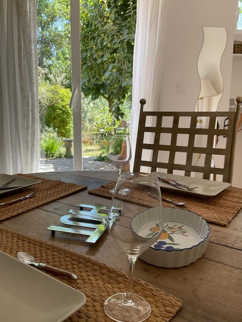 Studio lumineux Apartment in Villeneuve-lès-Avignon