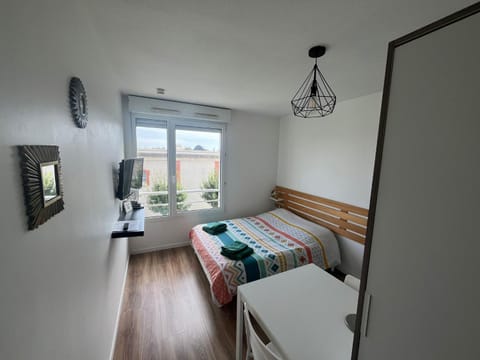 Bed, Living room