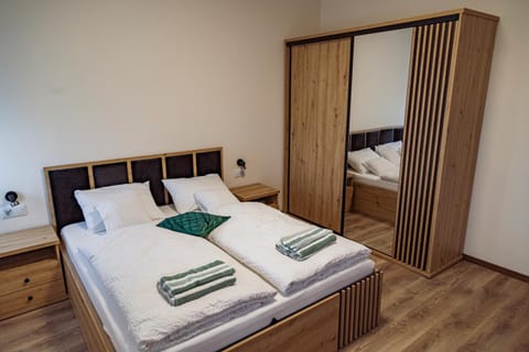 Bed, Bedroom, wardrobe