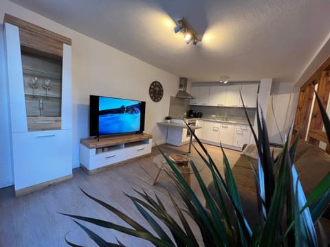 Communal lounge/ TV room, TV and multimedia