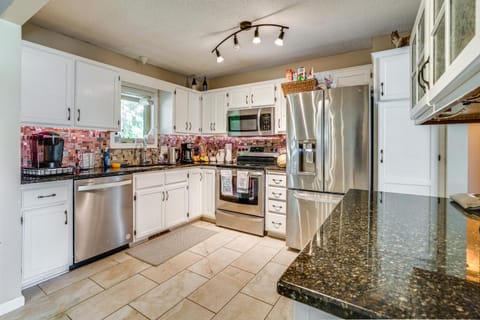 4 Mi to Dtwn White Bear Lake Home with Large Yard House in White Bear Lake