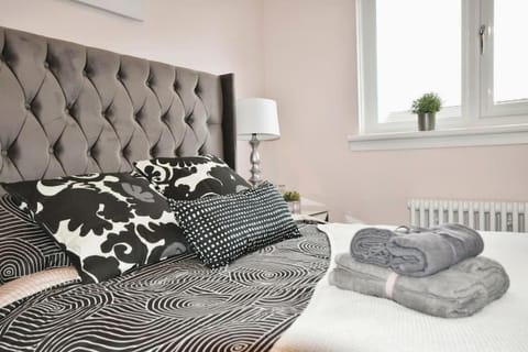 Modern house near Glasgow 3bdr Apartment in Glasgow