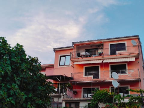 Property building, Balcony/Terrace