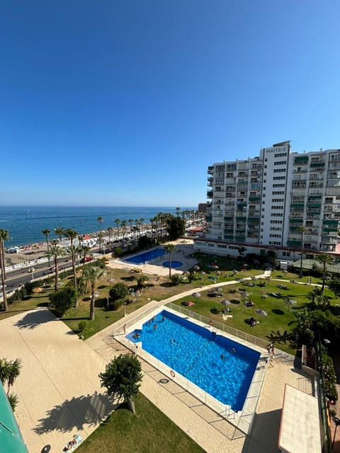 Property building, Balcony/Terrace, Pool view, Sea view, Swimming pool, sunbed