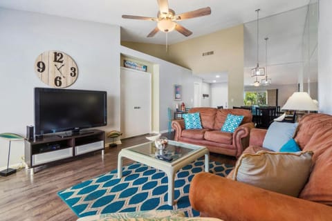 St Pete Isla Del Sol Verde E 6-246 Pool View House in Isla del Sol