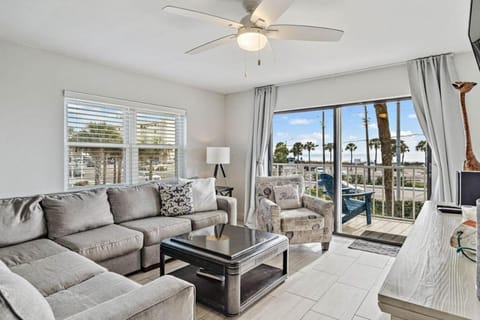 Day, Balcony/Terrace, Living room