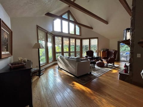 Country Roads take me home House in Shenandoah Valley