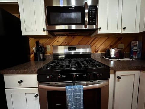 Cozy Cabin Cabin in Shenandoah Valley