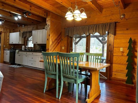 Cozy Cabin Cabin in Shenandoah Valley
