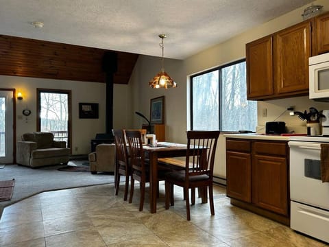 The Cabin-walk to the beach Cabin in Shenandoah Valley
