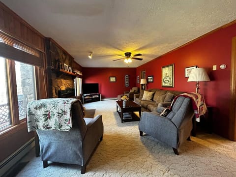 Almost Heaven-relax in nature House in Shenandoah Valley