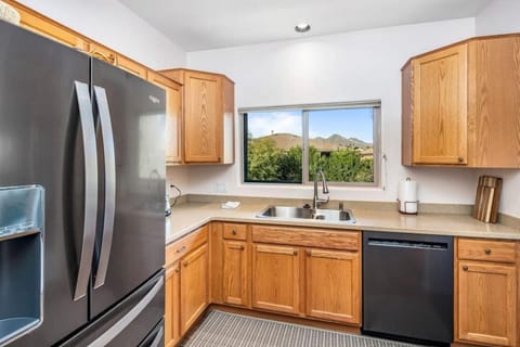 Luxury 3 Bedroom Office Den Condo Fountain Hills House in Fountain Hills