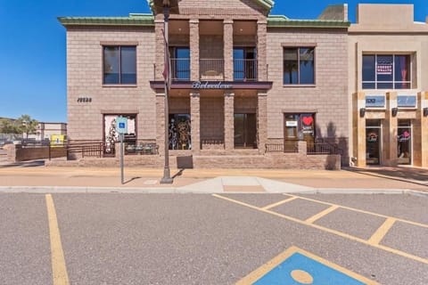 New 2 Bed 2 Bath On The Avenue Apartment in Fountain View